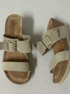 Yokono Sandals Women’s 7.5 Beige Suede